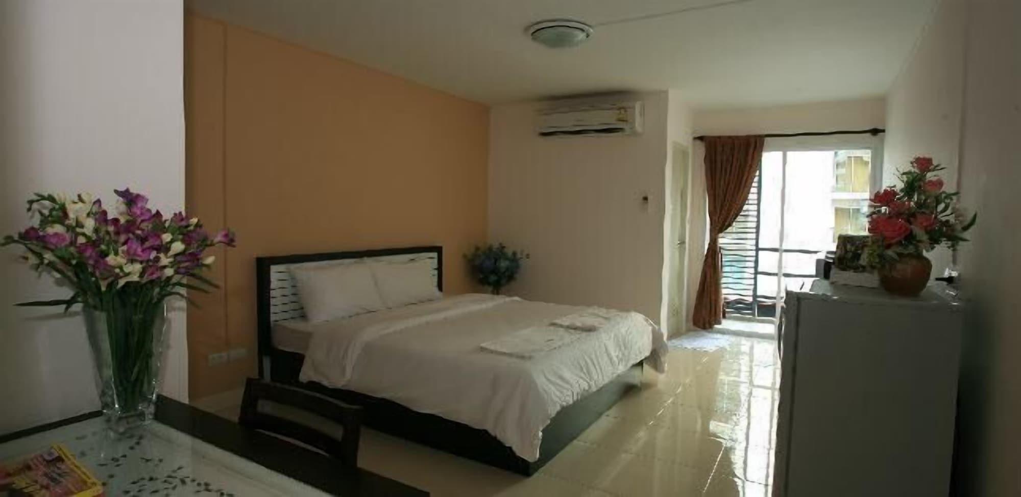 Similan Mansion Hotel Bangsaen Exterior foto
