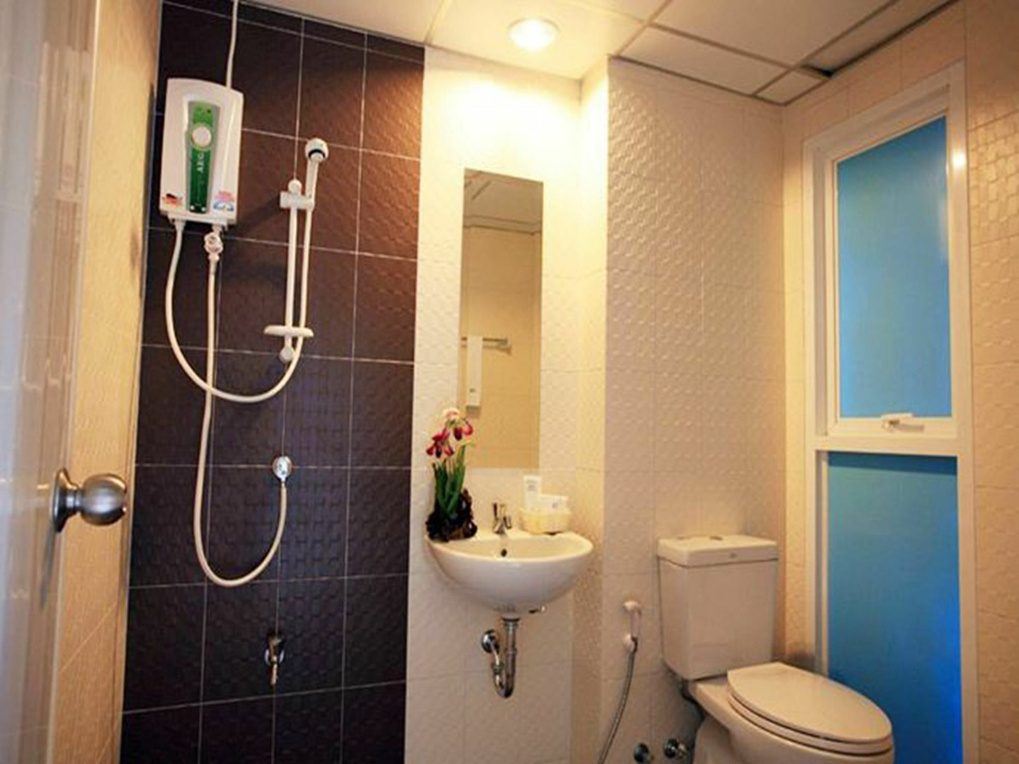 Similan Mansion Hotel Bangsaen Exterior foto